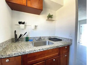 Private kitchen - Comfy Apt near Wynwood/Airport/SOBE/ APT 3 (Miami)