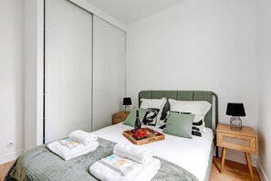 2 bedrooms, iron/ironing board, free WiFi, bed sheets