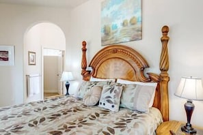 5 bedrooms, desk, iron/ironing board, WiFi