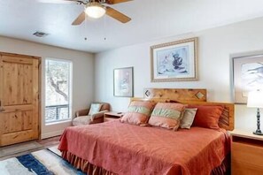 5 soverom, strykejern/-brett, wi-fi og sengetøy