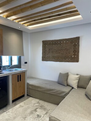 Căn hộ Superior, quang cảnh biển | Bộ đồ giường kháng dị ứng, két bảo mật tại phòng, màn/rèm cản sáng 