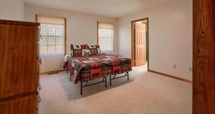 Ranch retreat in the heart of Hocking Hills