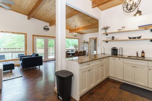 Interior - Muskoka Riverside Retreat on the Indian River in the heart of Port Carling (Port Carling)