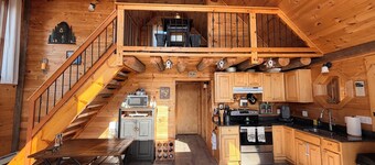 Your Perfect Mountain Escape-Cozy Cabin Retreat.