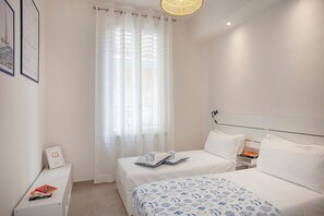 Căn hộ, quang cảnh sân vườn | 2 phòng ngủ, khu vực làm việc phù hợp cho laptop