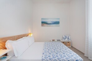 Apartment, Courtyard View | 2 bedrooms, laptop workspace, iron/ironing board, free WiFi - In Fondo al Mar by Wonderful Italy (Santa Margherita Ligure)
