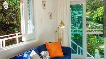 El Yunque Waterfall Romantic Stay | 客廳