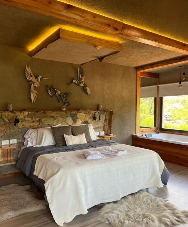 Quarto casal superior, sacada, vista para o jardim | Wi-Fi de cortesia