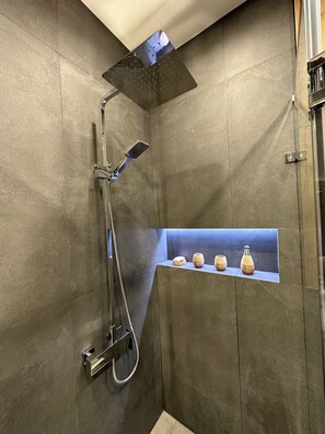 Comfort Apartment, Garden View | Bathroom - Tashkent City Boulevard (Tashkent)