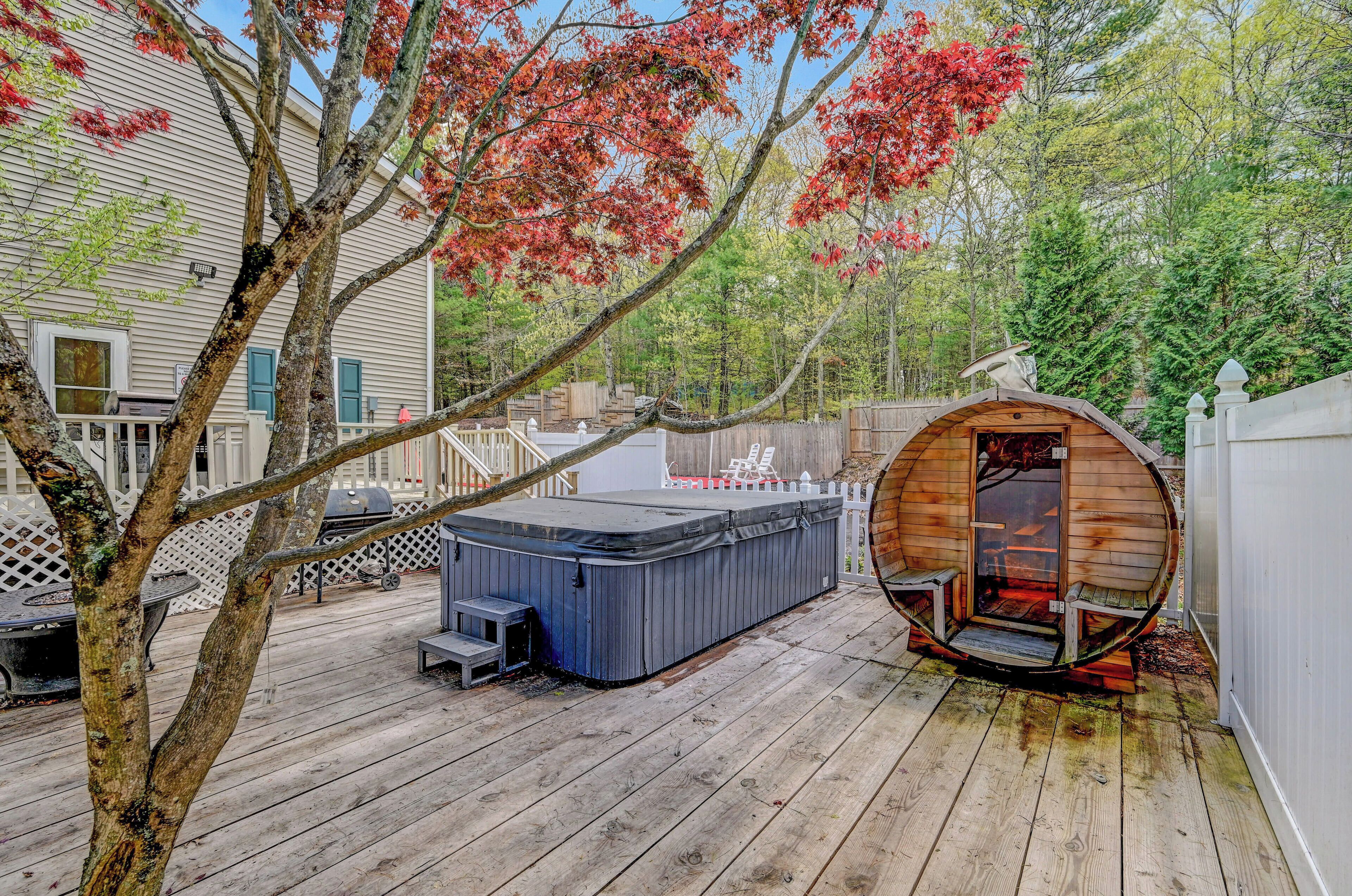 Private Poconos Home w/ Pool and 12 Person Hot tub Brand New