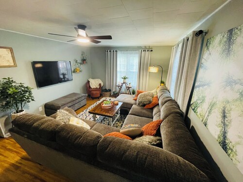 Adorable, cozy home in the Ozark Scenic Riverways ready for a weekend get-a-away
