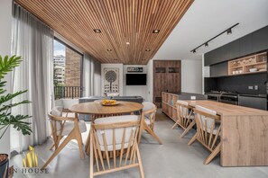 Interior - Spacious apt City View Haven & Jacuzzi - Morph 701 (Medellín)