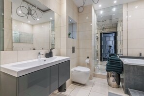 Deluxe-Apartment | Badezimmer