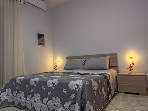 2 habitaciones, escritorio, tabla de planchar con plancha y wifi gratis