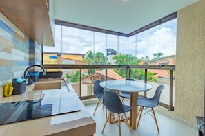 Eenvoudige studio | Dineren