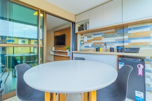 Basic Studio | Dining - Tangaroa Flats em PG por Carpediem (Ipojuca)