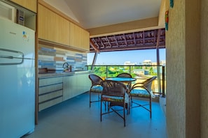 Apartment | Outdoor dining