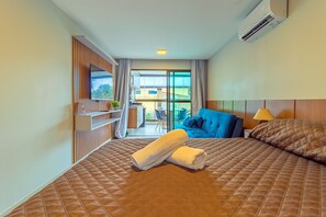 Basic Studio | Individually decorated, individually furnished, free WiFi, bed sheets - Tangaroa Flats em PG por Carpediem (Ipojuca)
