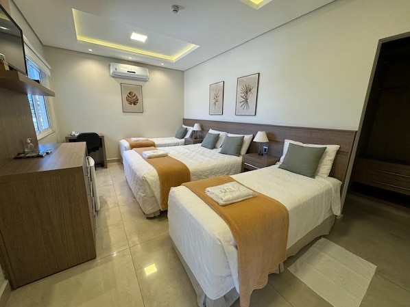 Deluxe Triple Room | Desk, free WiFi - Hotel Imperatriz (Telemaco Borba)