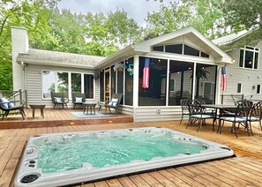 Outdoor dining - Lakefront Luxury Cabin- Dock, Hot Tub, Firepit, Kayaks, Game Room, Bunk Room (Spooner)