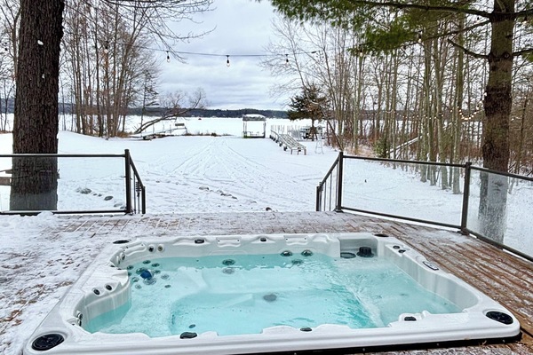 Banyera d'hidromassatge a l'aire lliure