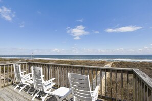 Property grounds - Lawrence, Ships Watch Community in Duck, NC (Duck)