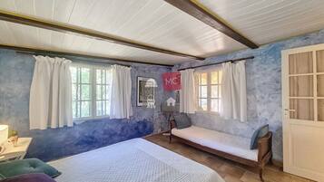 2 slaapkamers, een strijkplank/strijkijzer, gratis wifi