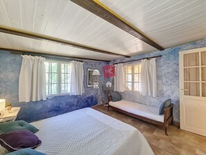 2 slaapkamers, een strijkplank/strijkijzer, gratis wifi