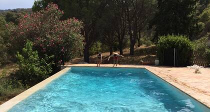MAISON EN PLEINE NATURE AVEC PISCINE