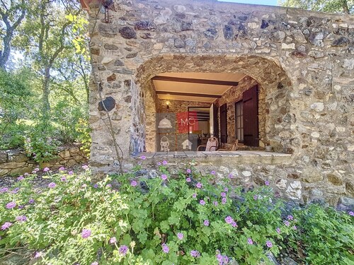 MAISON EN PLEINE NATURE AVEC PISCINE