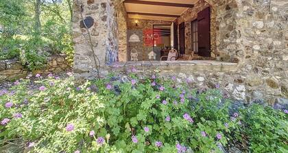 MAISON EN PLEINE NATURE AVEC PISCINE