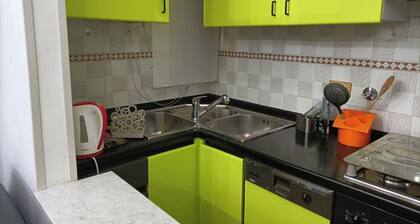 Charming 2-bedroom apartment with AC and WiFi in welcoming Bologna