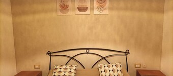 Charming 2-bedroom apartment with AC and WiFi in welcoming Bologna 