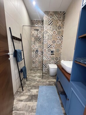 Dusche, Handtücher, Seife, Shampoo