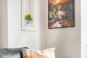 Interior - NEW! Modern 5-Bed Flat in Thornaby Rd, Big groups! (Thornaby)