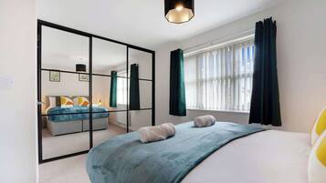 2 bedrooms, WiFi, bed sheets