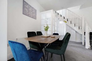 Dining - 3 Bed in Sunderland with free WiFi (Ryhope)