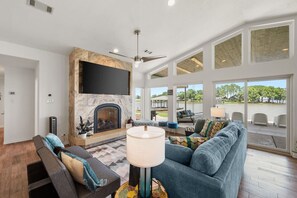 TV connectée, cheminée