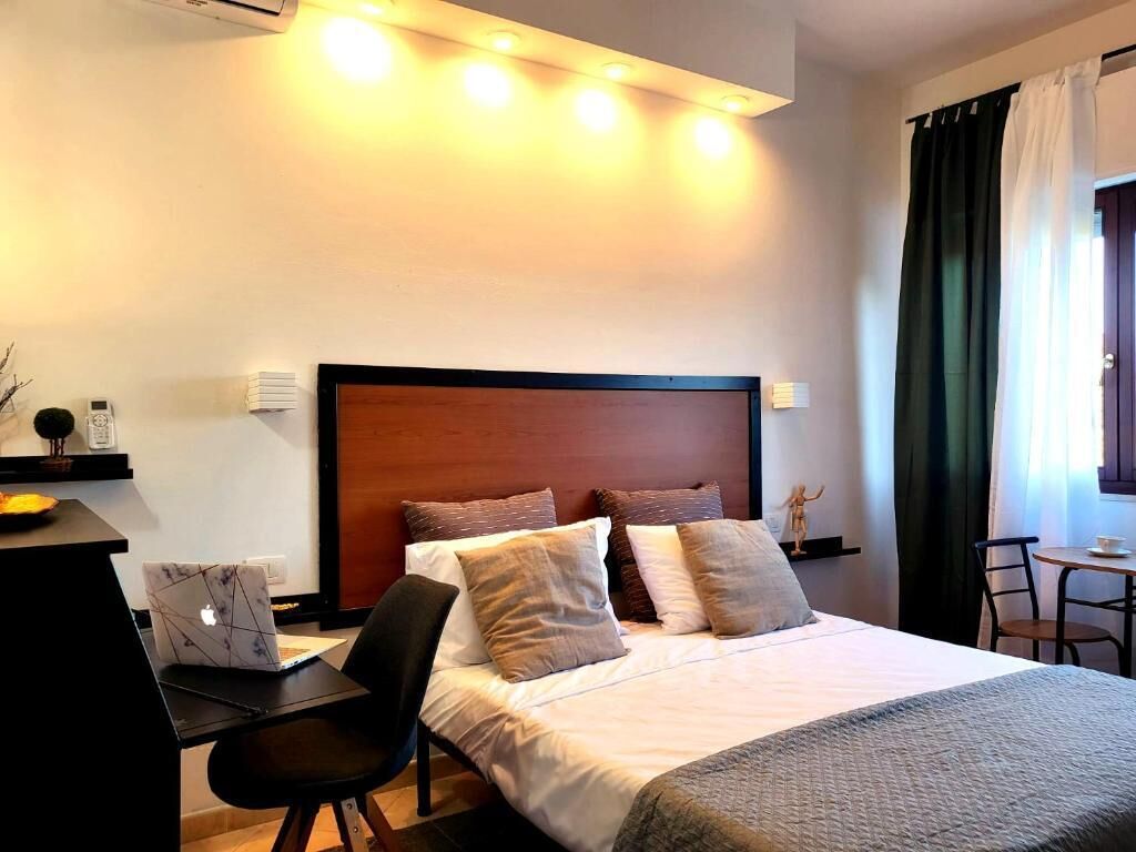 3 habitaciones, tabla de planchar con plancha, wifi y ropa de cama 