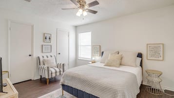 2 bedrooms, iron/ironing board, free WiFi, bed sheets