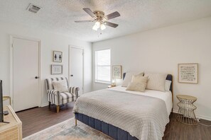 2 soverom, strykejern/-brett, wi-fi (inkludert) og sengetøy