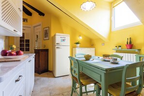 Apartment | Dining room