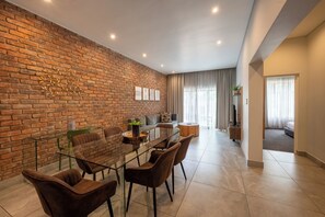 Appartement, 2 chambres | Coin séjour