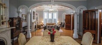 Exquisite 3 bedroom Victorian with modern kitchen