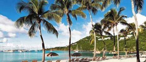 Liegestühle, Strandtücher