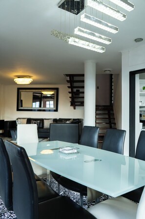 Dining - ROOMY HOUSE IN POBLADO/JACCUZZI/AC/VISITORS ALLOWED (Medellín)