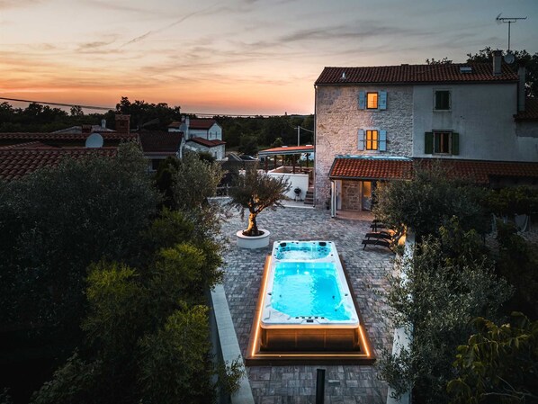 Outdoor pool, a heated pool