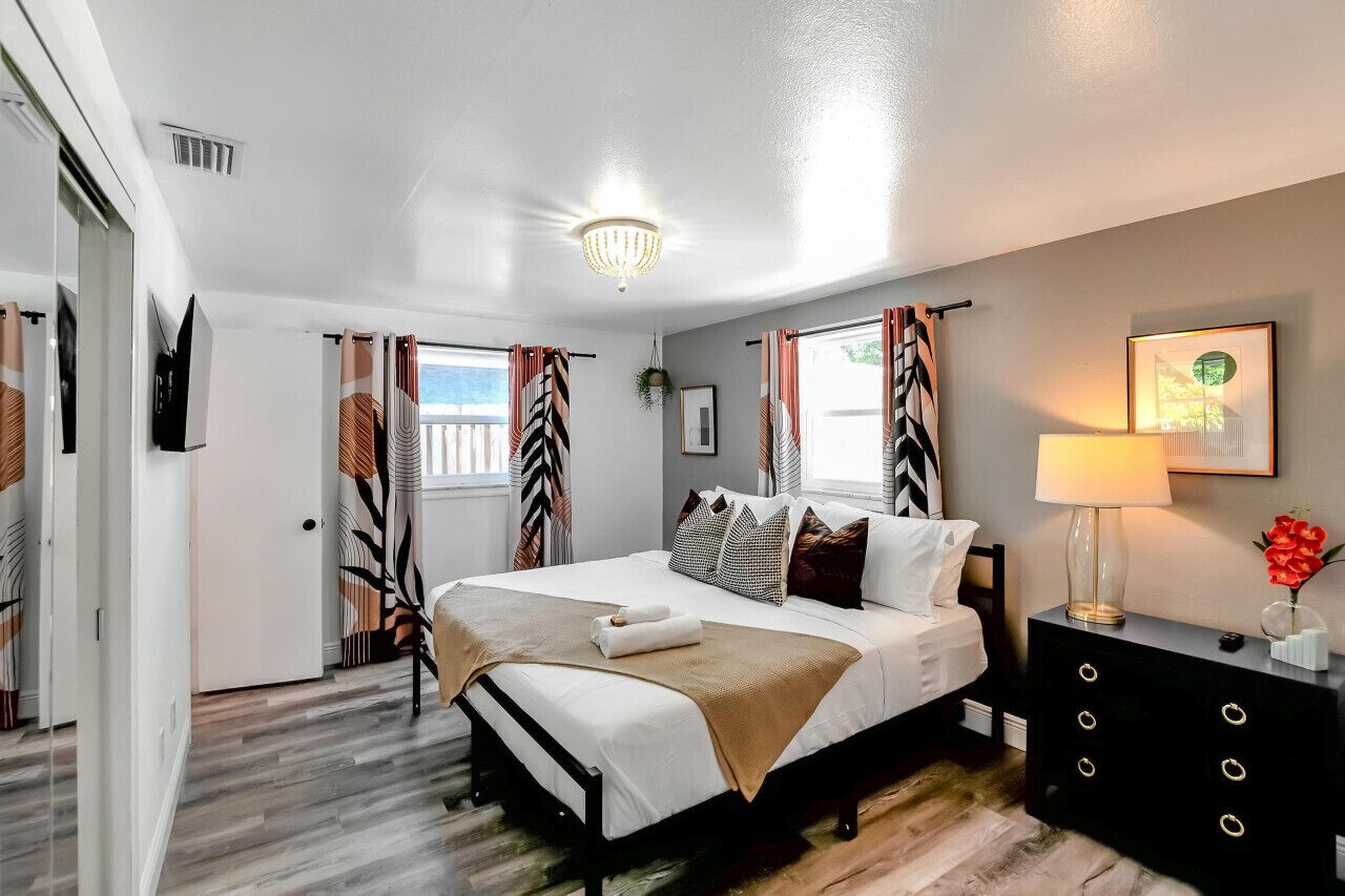 4 bedrooms, desk, iron/ironing board, free WiFi