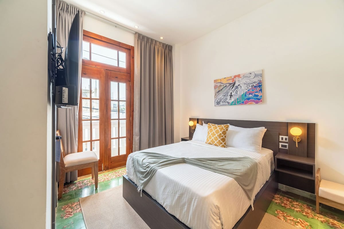 Standaard eenpersoonskamer | 1 slaapkamer, een kluis op de kamer, een bureau, gratis wifi