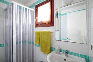 Appartement, balcon | Salle de bain